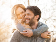 Kobieta po przejściach, mężczyzna z przeszłością para poprzejściach