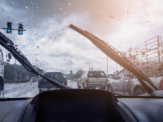 Burza za kierownicą Burza w samochodzie