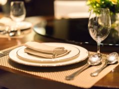 Układanie sztućców, naczyń, kieliszków i szklanek. Jak to robić? Ułożenie sztućców i naczyń