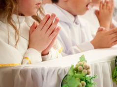 Majowe wydatki, czyli jak zaoszczędzić na Pierwszej Komunii Świętej Pierwsza Komunia Święta