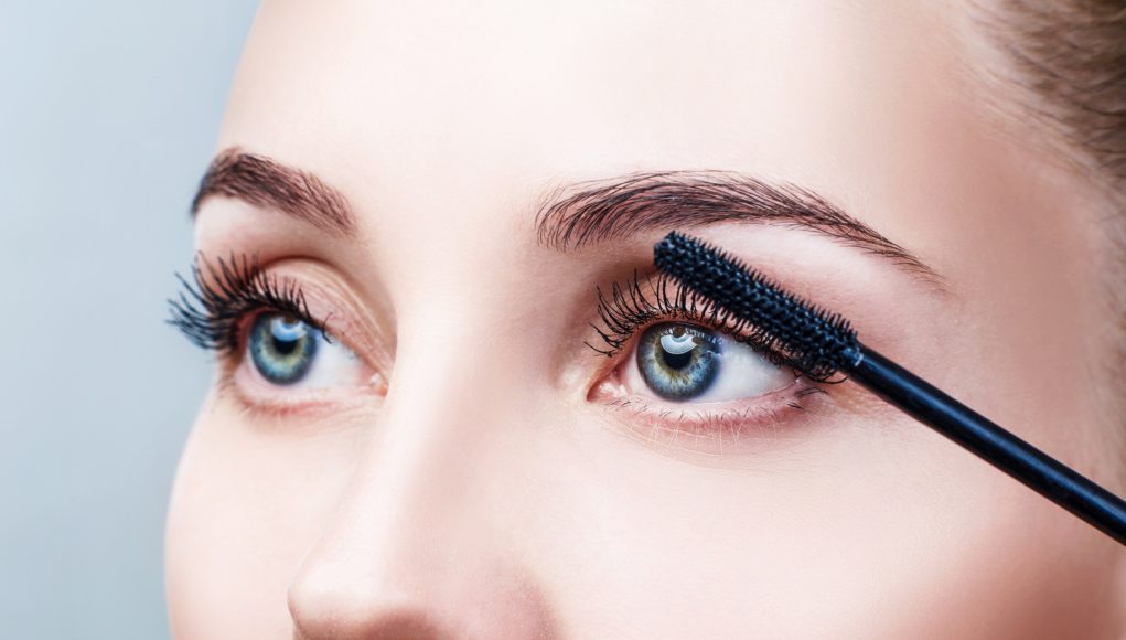 5 błędów makijażu oczu, które zdarza ci się popełnić