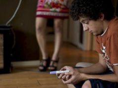 Znasz datę porodu? Sprawdź, kiedy doszło do zapłodnienia Test ciążowy w ręku