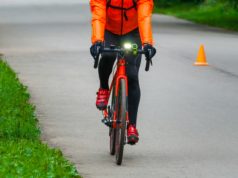 Jaka latarka na rower do 100 zł? Nasze propozycje na lampki rowerowe Jazda na rowerze