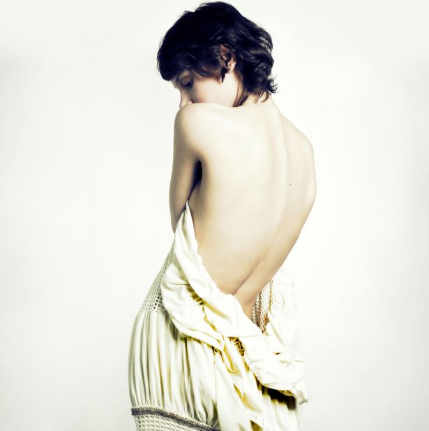 kobieta-plecy-shutterstock