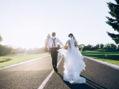 Wynajem busów dla gości weselnych – czy to dobry pomysł? Przewóz gości weselnych