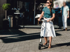 Elektryczne, wyczynowe i inne – hulajnogi dalej w modzie! popularne hulajnogi