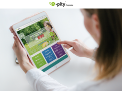 Twoja biała procedura czyli 5 kroków do prawidłowego korzystania z białej listy podatników VAT Kobieta korzysta z systemu e-pity