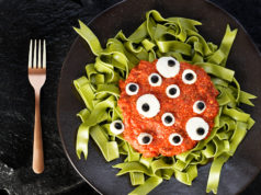 Inspiracja na Halloween: Straszny zielony makaron Straszny zielony makaron