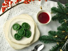 Wege święta – przepis kulinarny na Zielona uszka Zielone uszka z barszczem na Wigilię