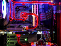 Jak złożyć dobry komputer stacjonarny? desktop zbliżenie na układ chłodzenia