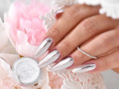 Czym zrobić wzorki na paznokciach hybrydowych – naklejki, pyłki, efekty srebrne metaliczne paznokcie