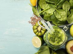 Post przerywany i dieta ketogeniczna kluczem do zdrowia i szczupłej sylwetki koktajl z zielonych warzyw i owoców