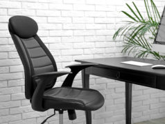 Fotele obrotowe. Wszystko dla zdrowia czarny elegancki fotel biurowy przy biurku