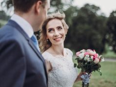 Fotografia ślubna w plenerze – jakie miejsca w Częstochowie warto odwiedzić? romantyczna sesja ślubna w plenerze