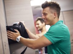 Co zabrać na siłownie? torba na siłownię