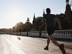 Buty do biegania po asfalcie – dlaczego na twardym podłożu warto zadbać o odpowiednie obuwie? bieganie twarda nawierzchnia