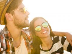 Okulary przeciwsłoneczne, a może fotochromowe? Rozwiązania i trendy ludzie w okularach przeciwsłonecznych