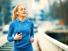 Alergik podczas wiosennego treningu na świeżym powietrzu jogging wiosna