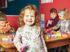 Co zrobić, żeby adaptacja dziecka w żłobku czy przedszkolu przebiegała bezproblemowo? dzieci w przedszkolu