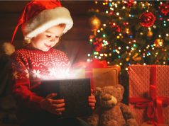 Najlepsze prezenty dla dzieci – propozycje na Święta dziecko wspaniały prezent