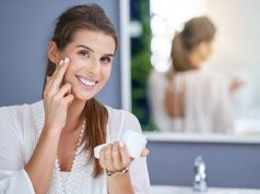 Kiedy i gdzie pojawiają się pierwsze zmarszczki? pierwsze zmarszczki