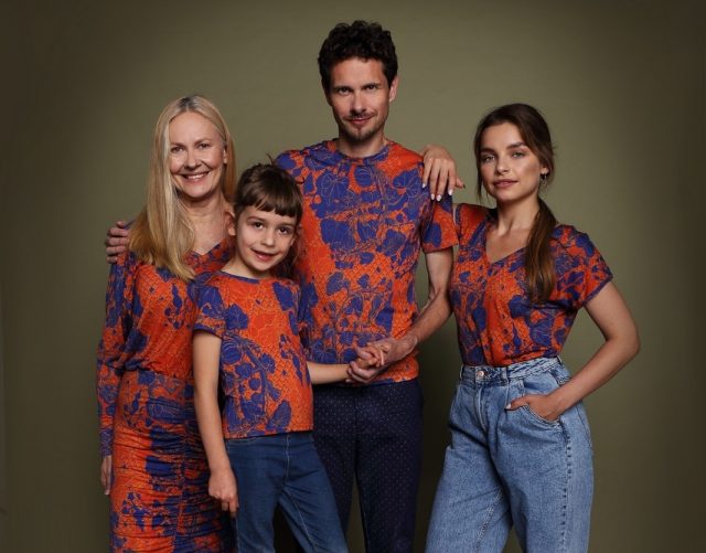 kolorowy t-shirt damski z wełny merini koszulka termiczna merino damska odzież z wełny merino