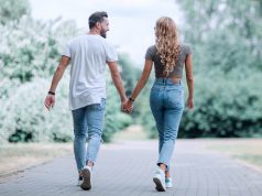 3 unikalne pomysły na randkę latem (i jeden nieoczywisty) para na randce