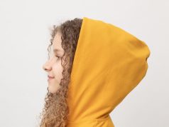 Bluzy dla nastolatków – jaką bluzę warto zabrać na ferie? bluza dla nastolatków