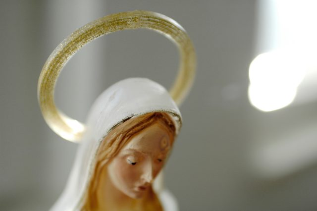 maria figurka religijna