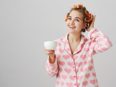 Jak kręcić włosy na wałki, a jak na papiloty? jak kręcić włosy