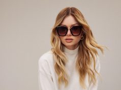 Jesienne stylizacje do zadań specjalnych – nowa, kobieca kolekcja Weekend Dreamer od Taranko kobieta w białym golfie