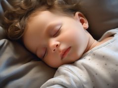 Dlaczego komfort i jakość snu dziecka są tak istotne? śpiące dziecko