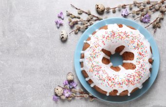 Jakie ciasta na Wielkanoc przygotować, by zachwycić rodzinę i przyjaciół? ciasto na wielkanoc