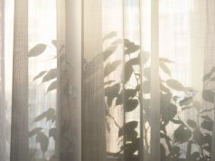 Elegancja i wyrafinowanie dzięki firanom kreszowanym na metry firany kreszowane